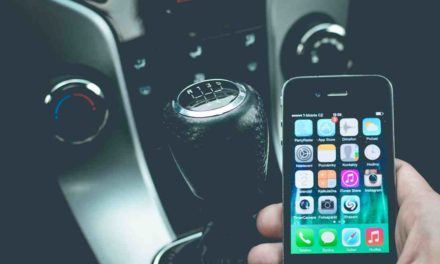 Reino Unido pone en marcha un nuevo sistema que detecta el uso del móvil dentro del coche