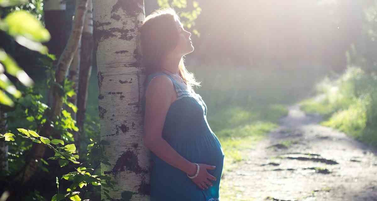 ¿Qué determina la exposición a la contaminación de las mujeres embarazadas?