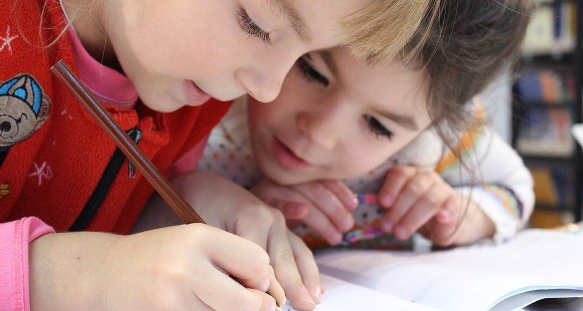 Aula Cervantes, un nuevo servicio de clases de español para menores extranjeros