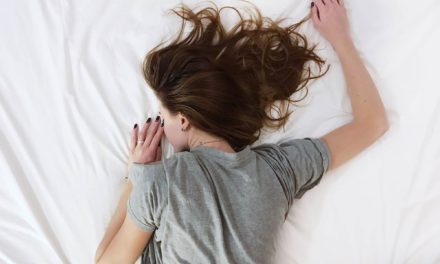 Echarse solo una o dos siestas semanales se asocia con menor riesgo de ataque cardiaco